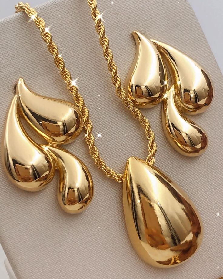 Gold Necklaces